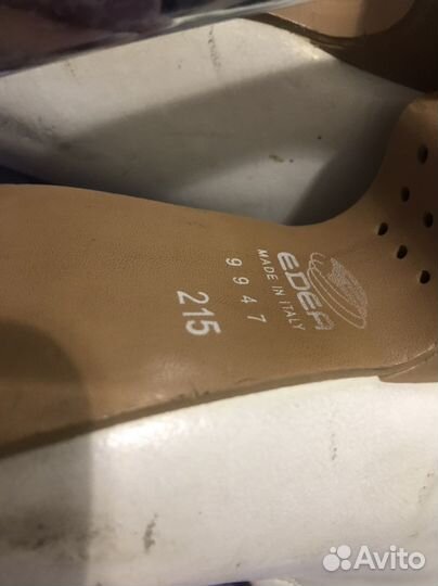 Проффесиональные коньки “edea” 215