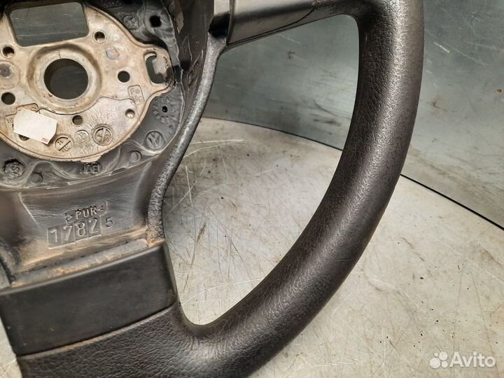 VW Caddy 3 04-15 Рулевое колесо