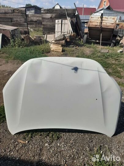 Капот на LADA granta
