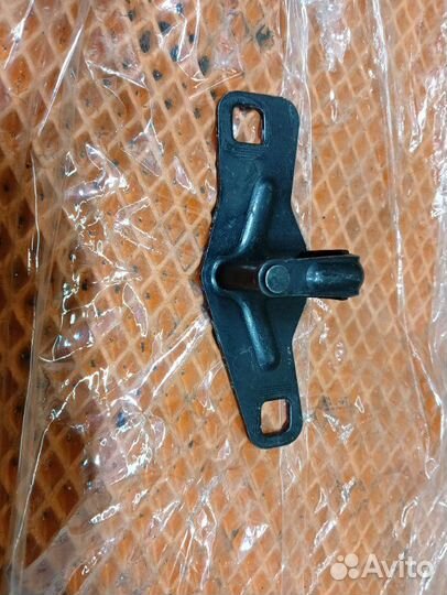 Петля багажника Audi A6 C6 4F AUK 2006