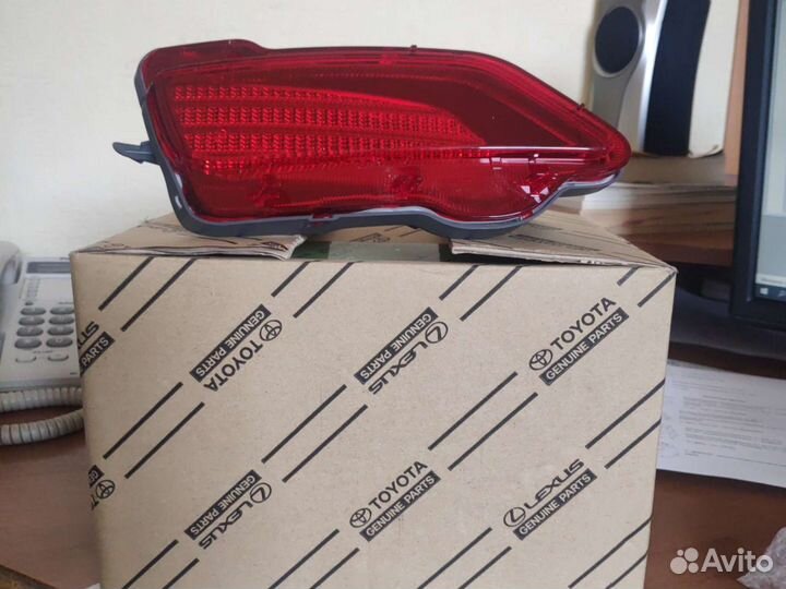 Отражатель заднего бампера (левый) RAV 4(13-18)