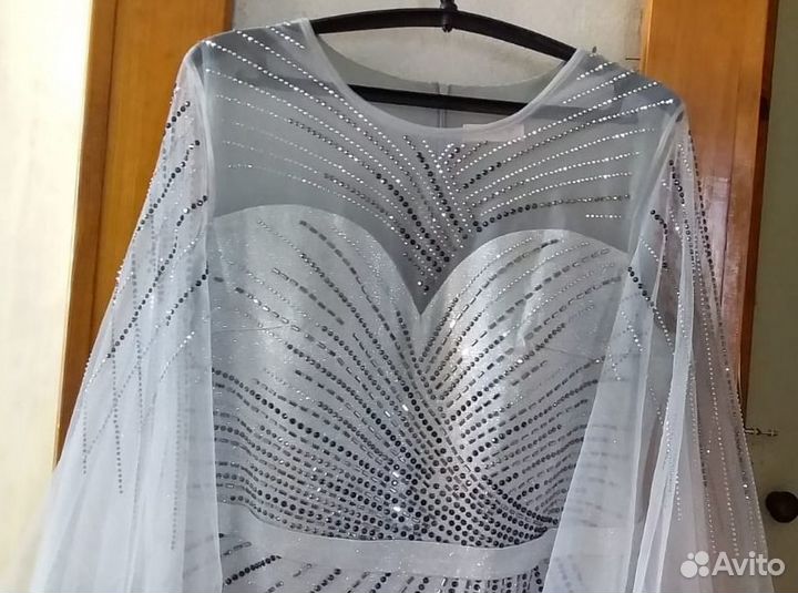 Нарядное платье