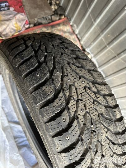 Nokian Tyres Hakkapeliitta 9 SUV 215/65 R17 103