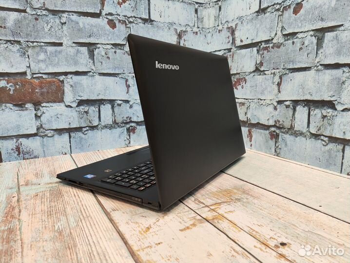 Игровой ноутбук intel-i5/2видеокарты/8Gb/SSD