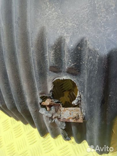 Подкрылок передний правый Man Tgl