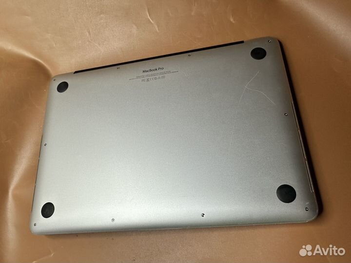 Apple macbook pro 13 2015 256 SSD отличная батарея