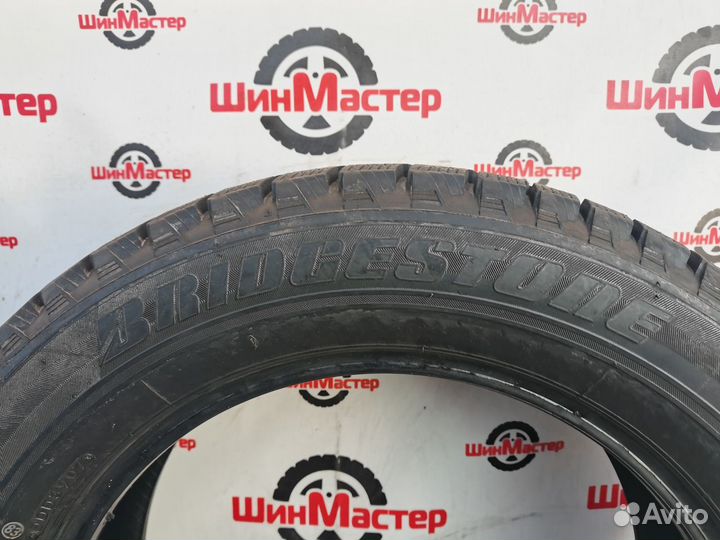 Bridgestone Blizzak Revo GZ 215/60 R17
