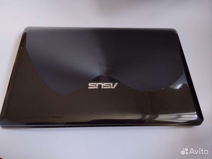 Очень хороший ноутбук, работает прекрасно