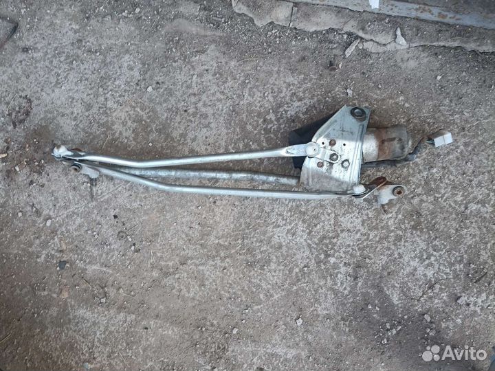 Трапеция дворников с моторчиком от ваз 2110