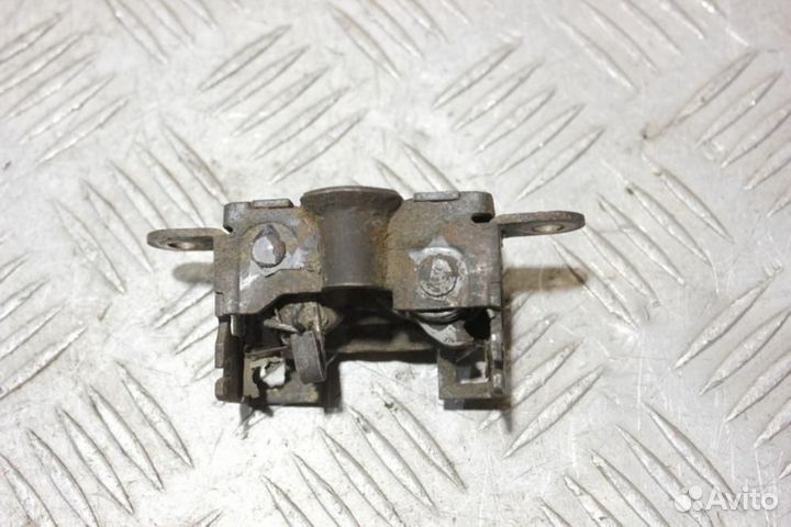 Замок капота C 202