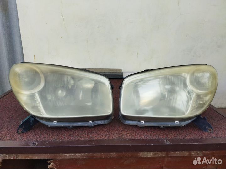 Фара лев. прав. Toyota Rav 4 2005 год