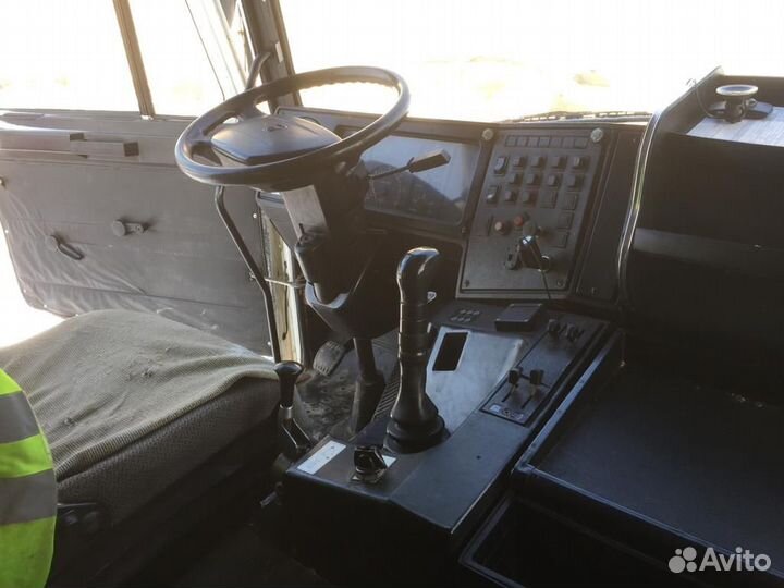 МАЗ 6303А8-328 с КМУ, 2012