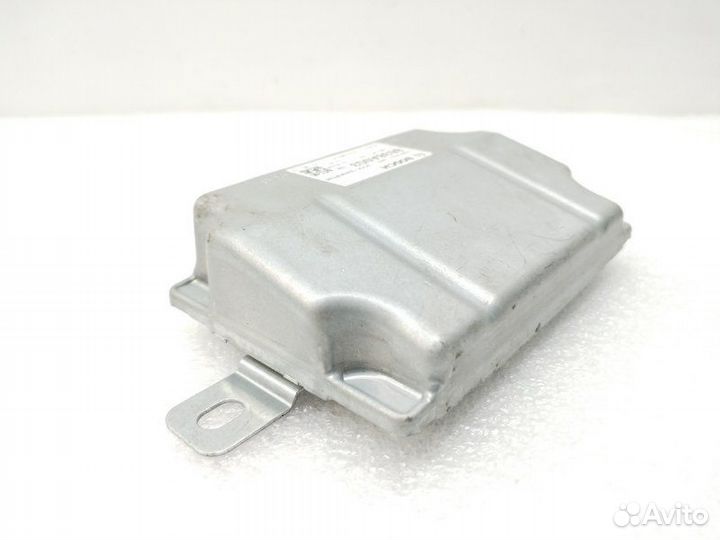 Блок управления бортовой сети Mitsubishi Outlander