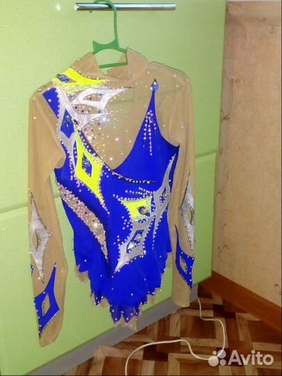 Продаю гимнастический купальник