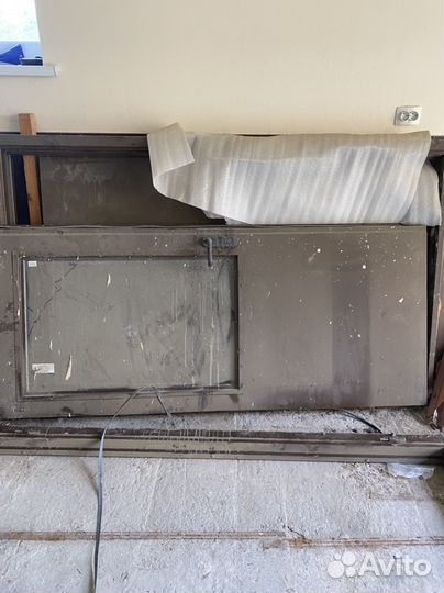 Дверь входная металлическая со стеклом