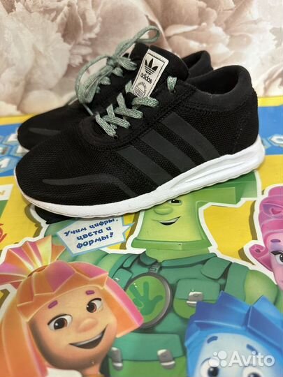 Кроссовки adidas