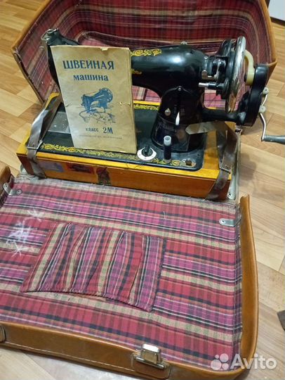Швейная машина Чайка 2