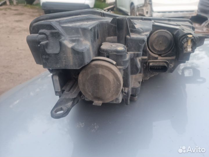 Фара правая skoda rapid