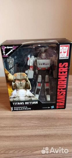 Робот Megatron Transformers Generations Titans