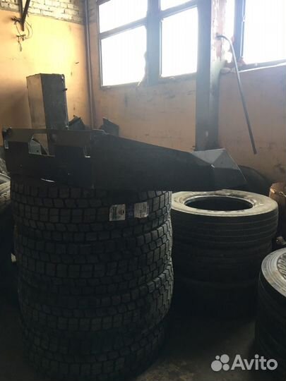 Передний бампер Тайота 70