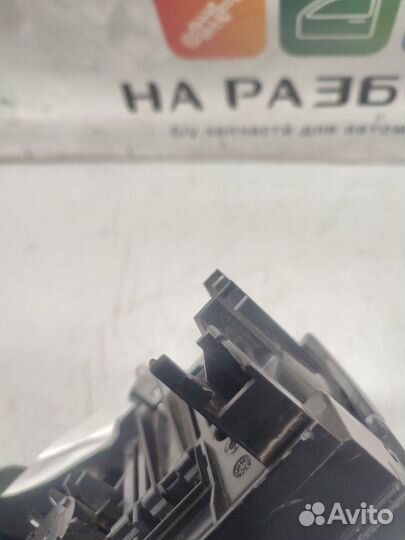 Панель управления климат-контролем Audi Q3 8UB