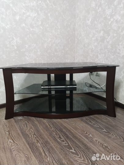 Стеклянная тумба под тв