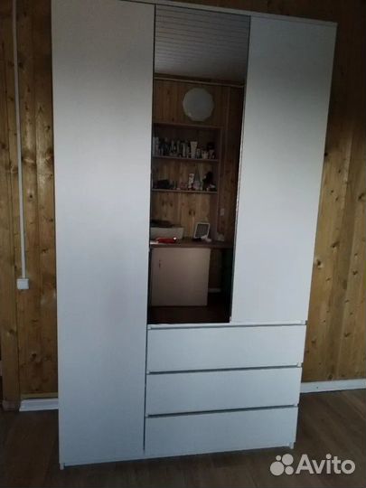 Шкаф новый в наличие в детскую