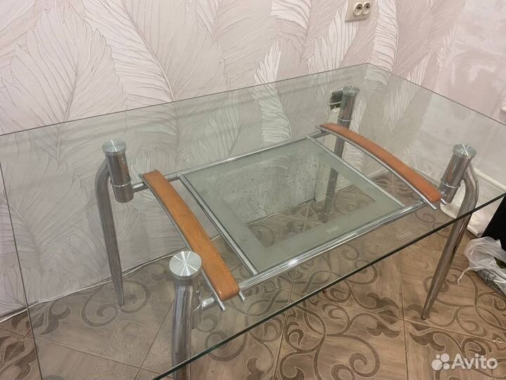 Стол обеденный