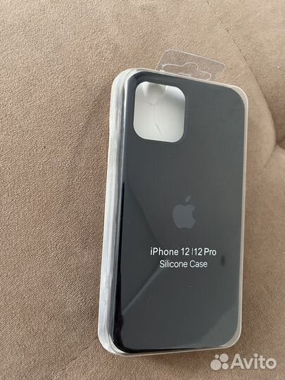 Чехлы на iPhone 11 и 12