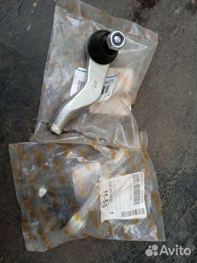 Продам два рулевых наконечника