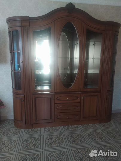Буфеты и серванты