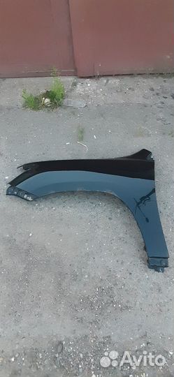 Крыло переднее