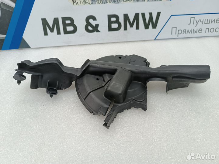 Уплотнитeль капота левый BMW М4 F82