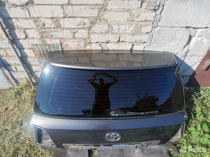 Крышка багажника Тойота лк200