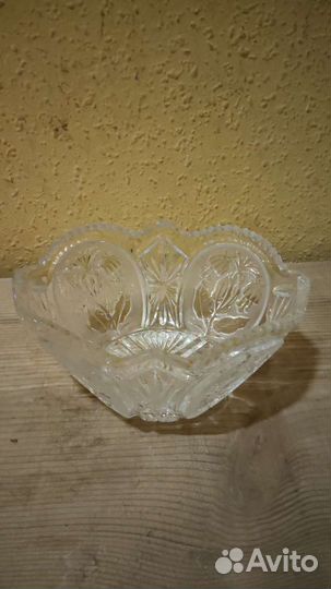 Ваза хрустальная и есть блюдо сервировочное