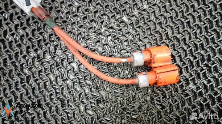 Клемма аккумулятора плюс Toyota Prius 2 2007