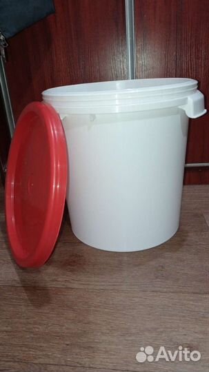 Ведро пластиковое с крышкой 30 литров