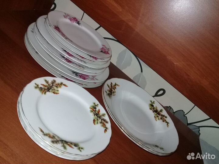 Фарфоровые тарелки