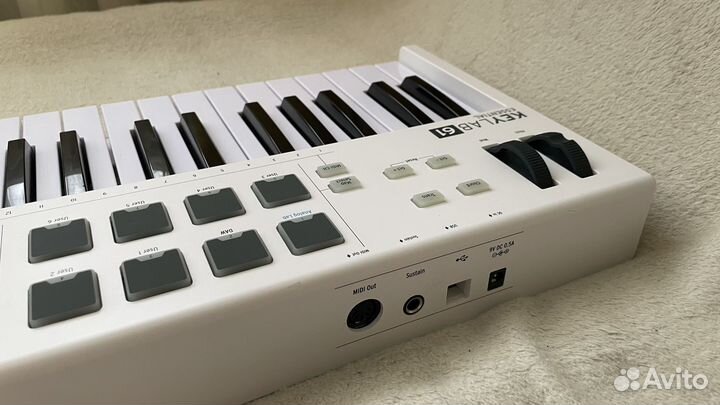 Midi клавиатура 61 arturia keylab essential