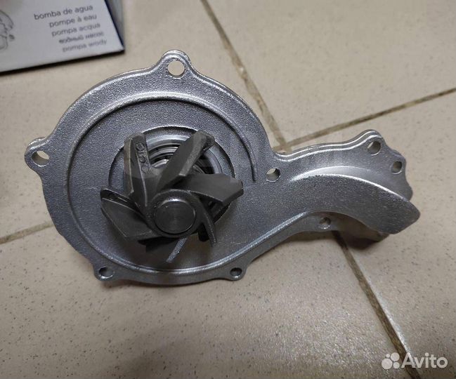 Помпа водяная Audi 80 / Passat b3 / Golf 3 dolz