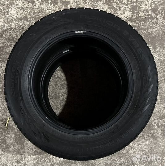 Nokian Tyres Hakkapeliitta R3 215/60 R16 99R