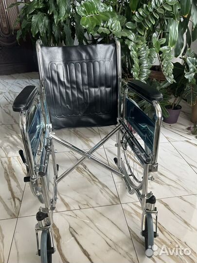 Инвалидная коляска новая Barry w5