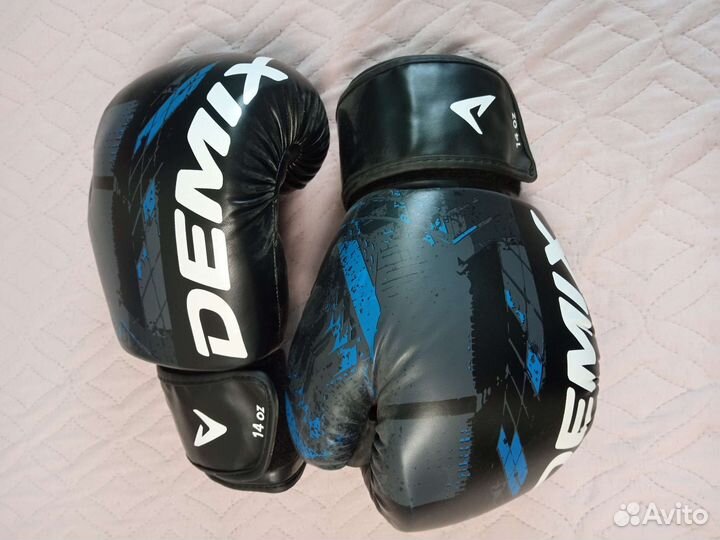 Боксерские перчатки