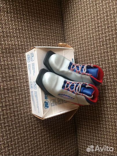 Лыжные ботинки