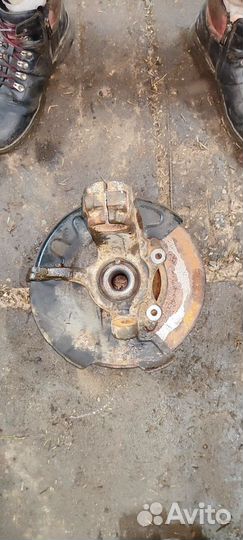 Кулак поворотный левый в сборе для VW polo 5