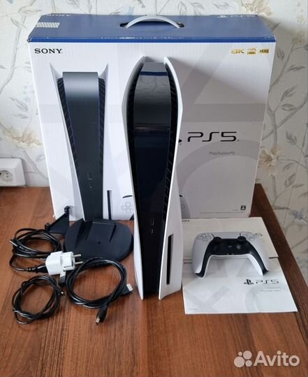 Sony PS5 + PS Plus Deluxe