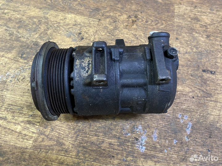 Компрессор кондиционера 8831033250 Toyota Camry