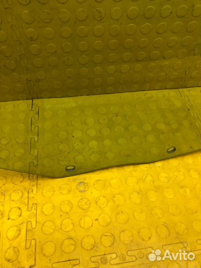 Стекло двери переднее правое Peugeot 207