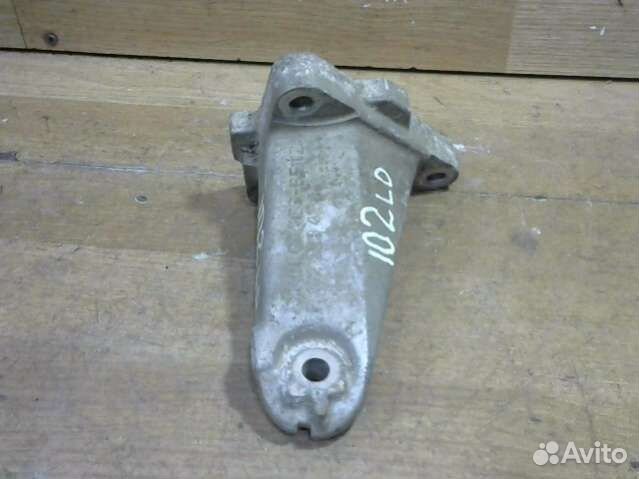 Кронштейн двигателя Mercedes-Benz 190 W201 R102223