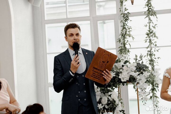 Ведущий с диджеем (DJ) на свадьбу